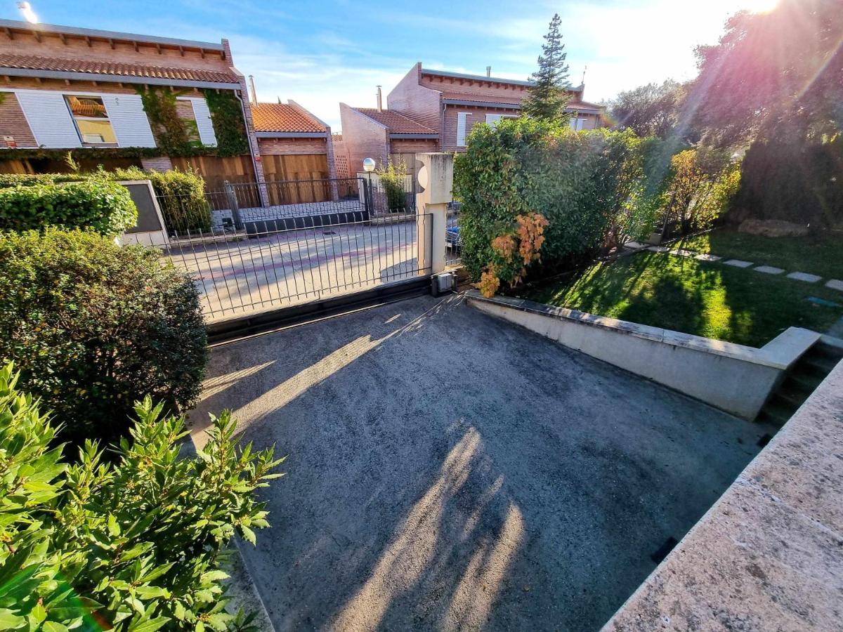 Villa Guara Golf Y Pool Comotucasa Nueno Buitenkant foto